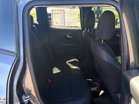 Used 2023 Jeep Renegade Altitude AWD/4WD image 12