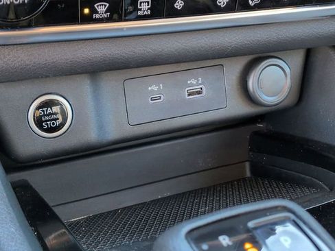 Used 2021 Nissan Rogue SV image 25