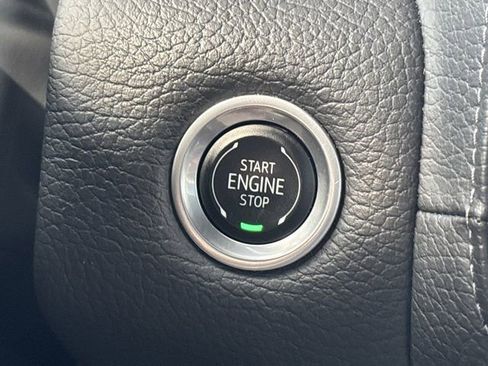 Used 2024 GMC Yukon Denali w/ Advanced Technology Package AWD/4WD image 37