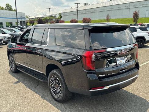 Used 2025 GMC Yukon XL Elevation w/ Technology Package AWD/4WD image 14