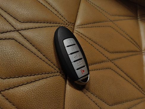 Used 2022 Nissan Sentra SV w/ SV Premium Package FWD image 32
