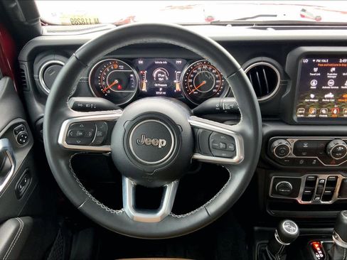 Used 2022 Jeep Gladiator Overland image 6