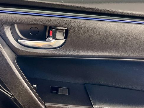 Used 2019 Toyota Corolla SE FWD image 31
