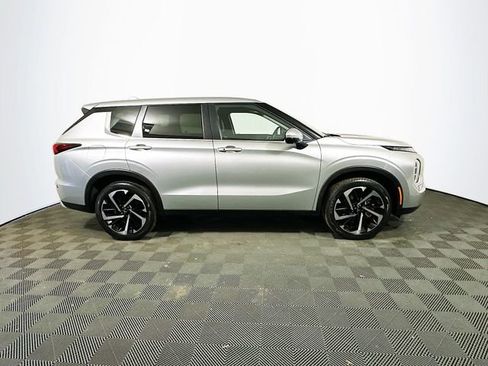 Used 2024 Mitsubishi Outlander SE image 9