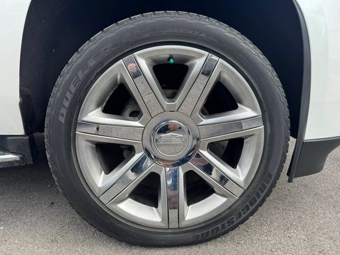 Used 2018 Cadillac Escalade ESV Luxury AWD/4WD image 83