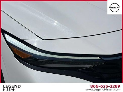 Used 2024 Hyundai Elantra SEL w/ Convenience Package FWD image 9