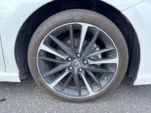 Used 2019 Toyota Camry XSE image 11