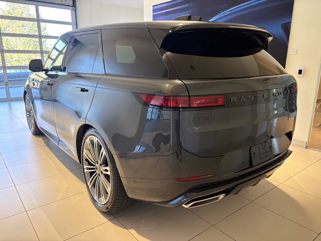 New 2027 Land Rover Range Rover Sport Dynamic SE AWD/4WD image 2