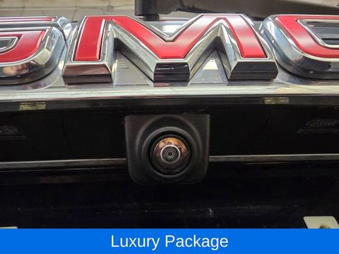 Used 2021 GMC Acadia SLT w/ Preferred Package image 10