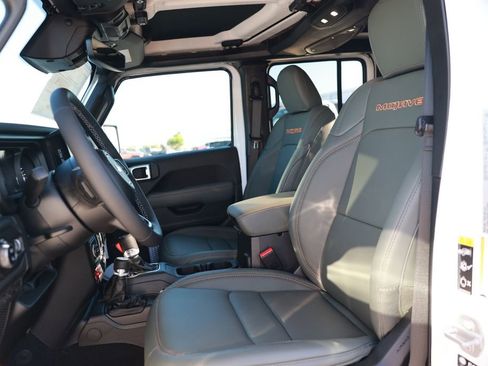 New 2026 Jeep Gladiator Mojave AWD/4WD image 17