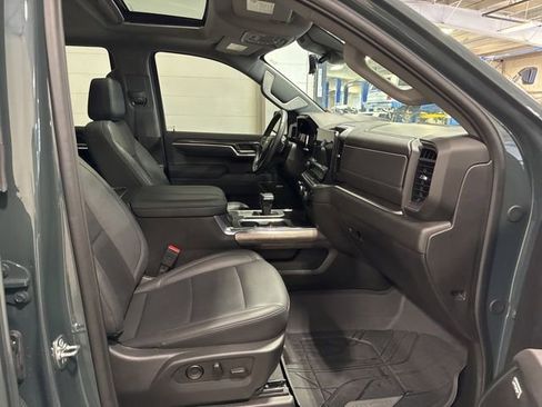 Used 2025 Chevrolet Silverado 1500 LTZ w/ LTZ Premium Package AWD/4WD image 31