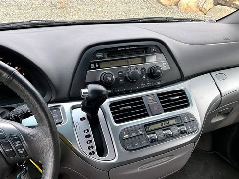 Used 2010 Honda Odyssey EX-L image 18