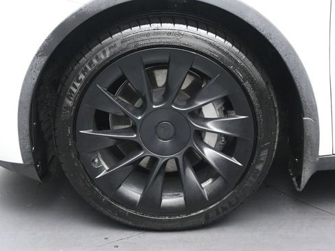 Used 2021 Tesla Model Y Long Range AWD/4WD image 31