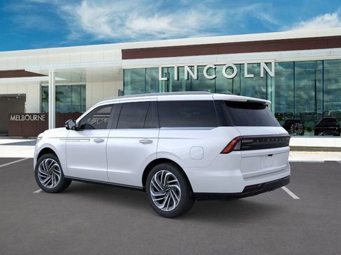 New 2025 Lincoln Navigator Reserve image 4
