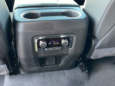 New 2026 GMC Yukon AT4 AWD/4WD image 17
