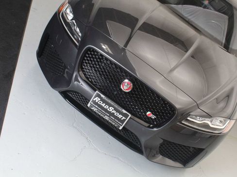 Used 2018 Jaguar XF S image 7