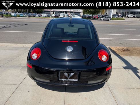 Used 2009 Volkswagen Beetle S FWD image 6