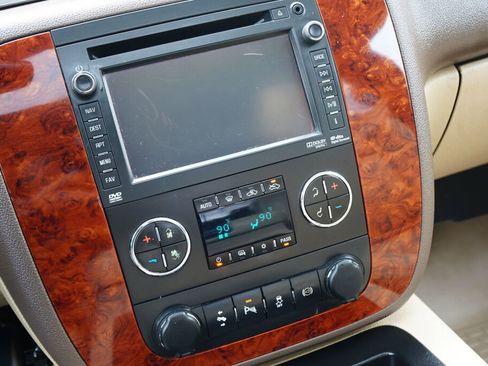 Used 2013 Chevrolet Silverado 3500 LTZ image 19