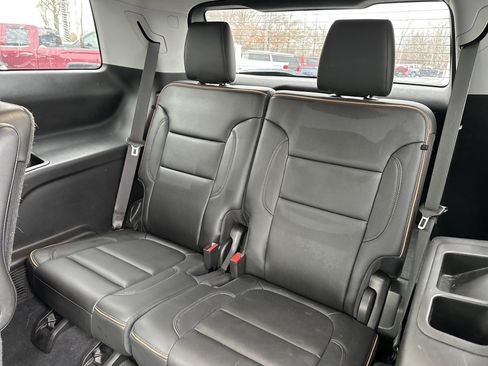 Used 2022 GMC Acadia AT4 w/ Technology Package image 30