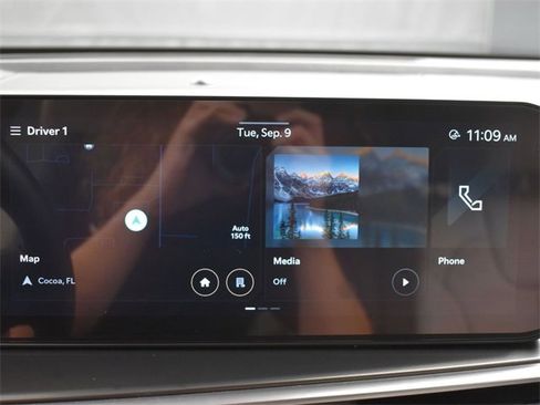 Certified 2025 Kia Sorento S w/ Panoramic Sunroof Package image 19