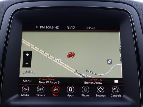 Used 2018 Dodge Durango R/T w/ Technology Group RWD image 29