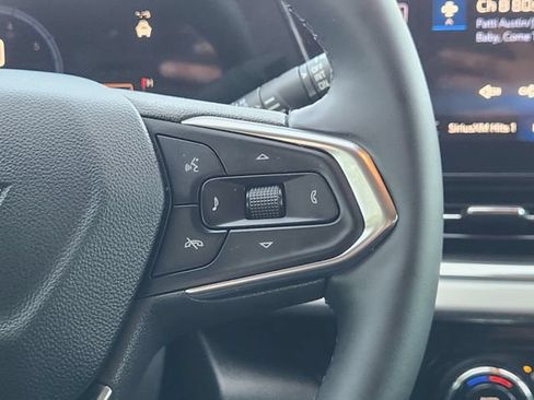 Used 2025 Chevrolet Trax LT w/ Driver Confidence Package FWD image 29