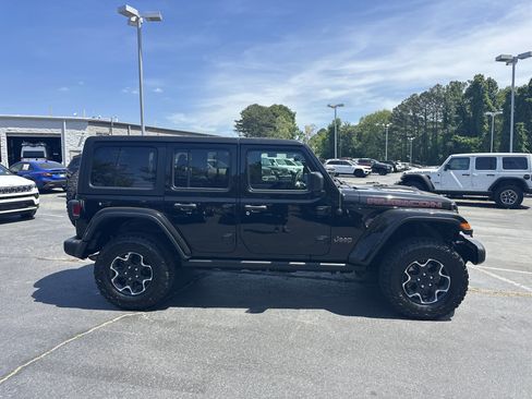 Used 2023 Jeep Wrangler Unlimited Rubicon w/ Cold Weather Group AWD/4WD image 10