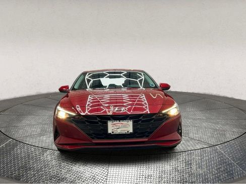 Used 2023 Hyundai Elantra SEL image 2