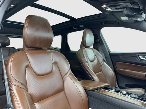 Used 2021 Volvo XC60 T5 Inscription w/ Protection Package image 40