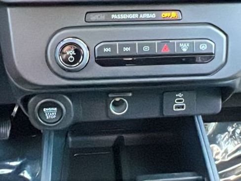 New 2025 Ford Maverick Lobo image 24