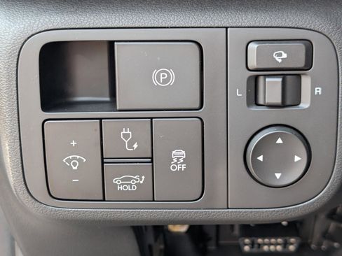 New 2025 Hyundai Ioniq 6 Limited image 16