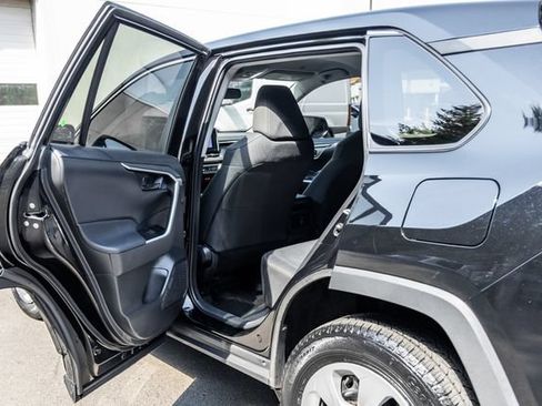 Used 2023 Toyota RAV4 LE AWD/4WD image 21