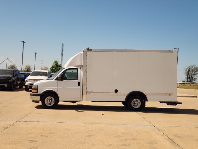 New 2025 GMC Savana 3500 w/ Power Convenience Package RWD image 5