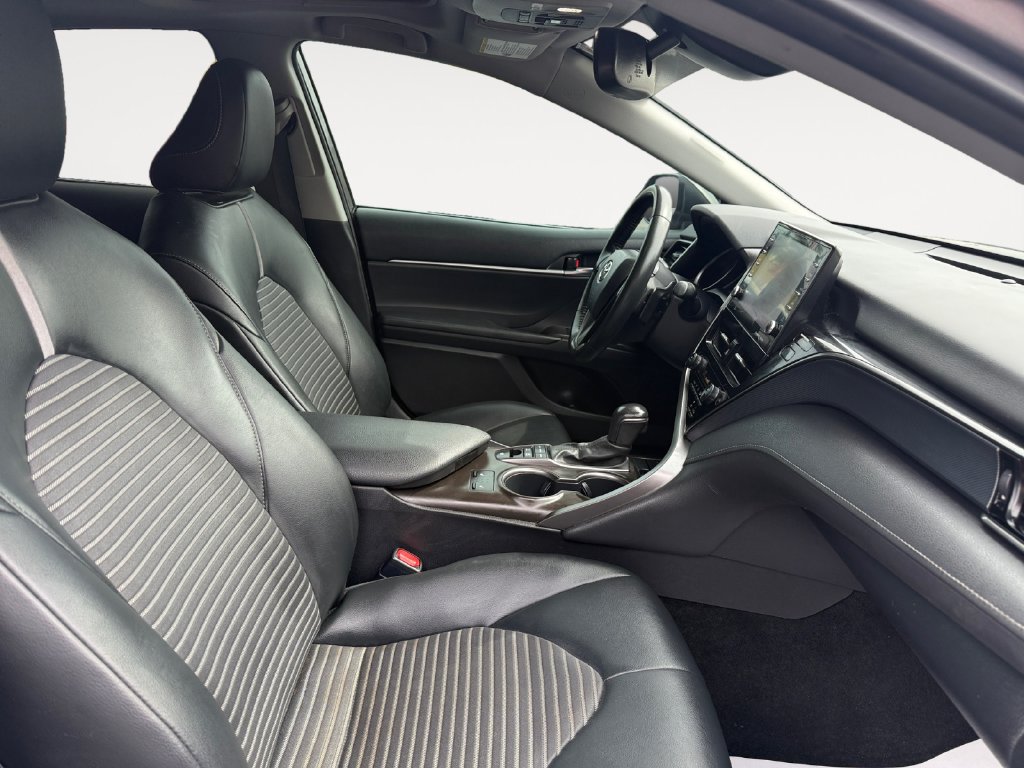 Certified 2022 Toyota Camry SE w/ Cold Weather Package FWD image 15