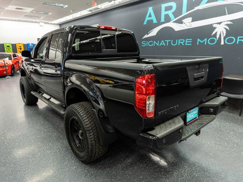 Used 2020 Nissan Frontier SV w/ Midnight Edition Floor Mats RWD image 8
