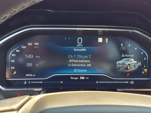 Used 2022 Chevrolet Silverado 1500 High Country w/ Technology Package image 16