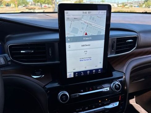 Used 2022 Ford Explorer King Ranch w/ Premium Technology Package image 9