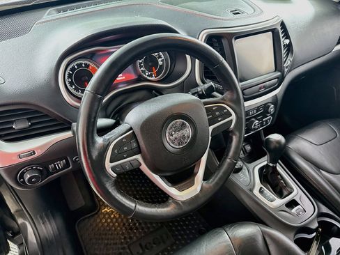 Used 2016 Jeep Cherokee Trailhawk w/ Comfort/Convenience Group AWD/4WD image 13