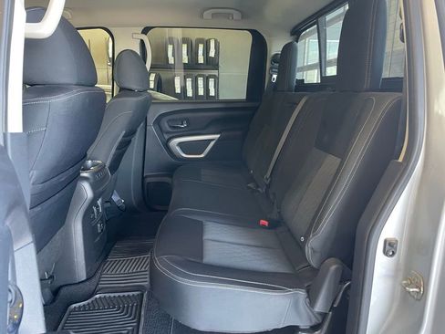 Certified 2018 Nissan Titan SV w/ SV Convenience Package image 17