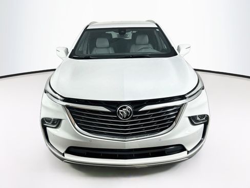 Used 2023 Buick Enclave Essence FWD image 2