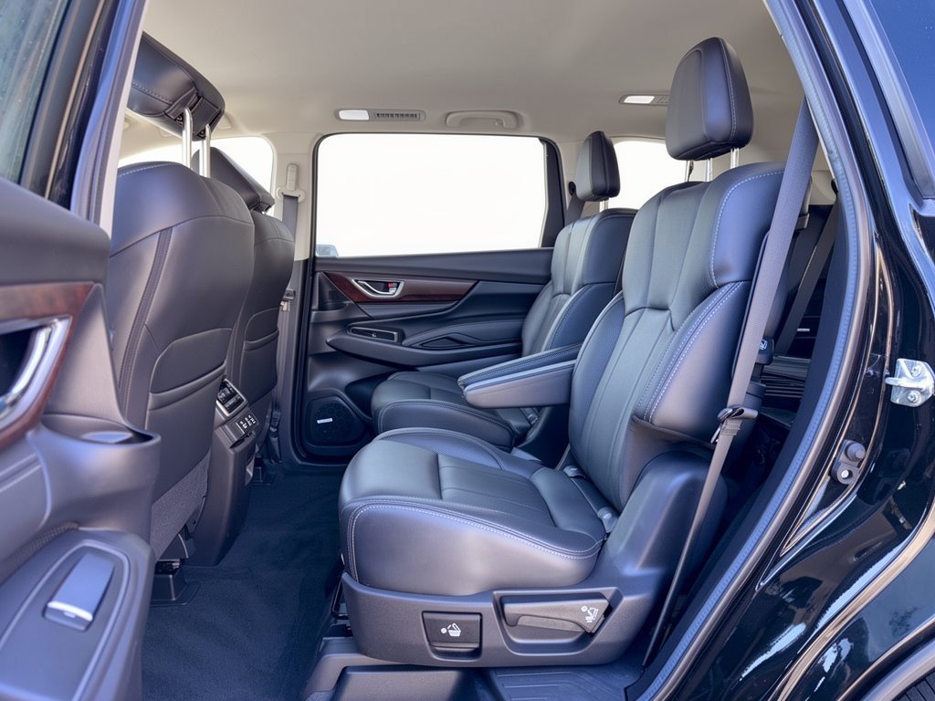 Used 2024 Subaru Ascent Touring AWD/4WD image 25