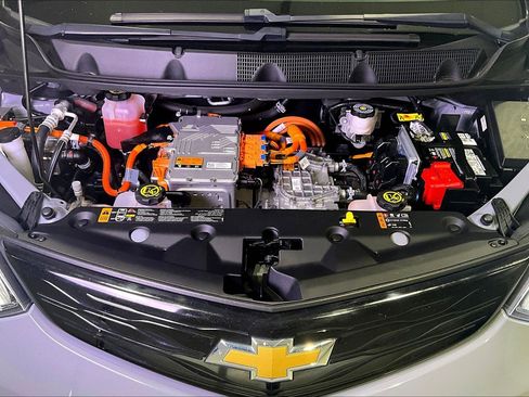Used 2021 Chevrolet Bolt LT FWD image 29