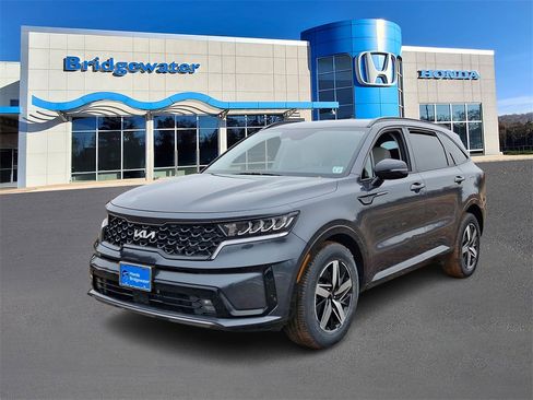 Used 2022 Kia Sorento EX image 3