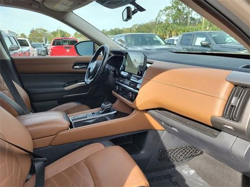 Used 2023 Nissan Pathfinder Platinum w/ Lighting Package (N93) image 34