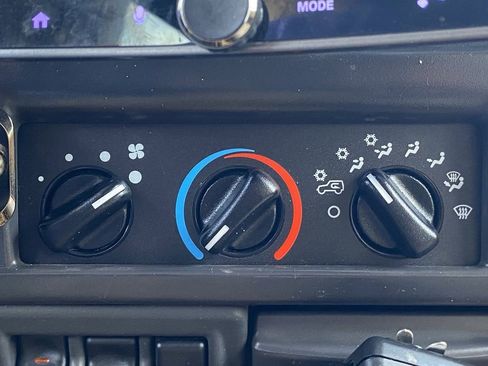Used 2001 Jeep Wrangler Sahara AWD/4WD image 25