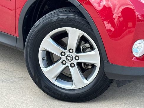 Used 2015 Toyota RAV4 XLE FWD image 2
