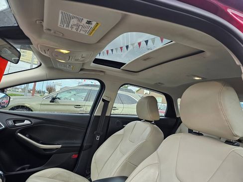 Used 2017 Ford Focus Titanium w/ Titanium Technology Package image 26