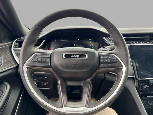 Used 2024 Jeep Grand Cherokee Limited 4xe image 17