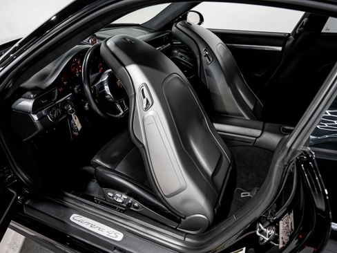 Used 2014 Porsche 911 Carrera 4S image 22