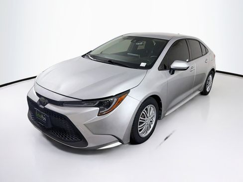 Used 2020 Toyota Corolla LE w/ Protection Package FWD image 3